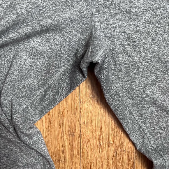 Lululemon Gray Capri Leggings Size 6 - Picture 2 of 5